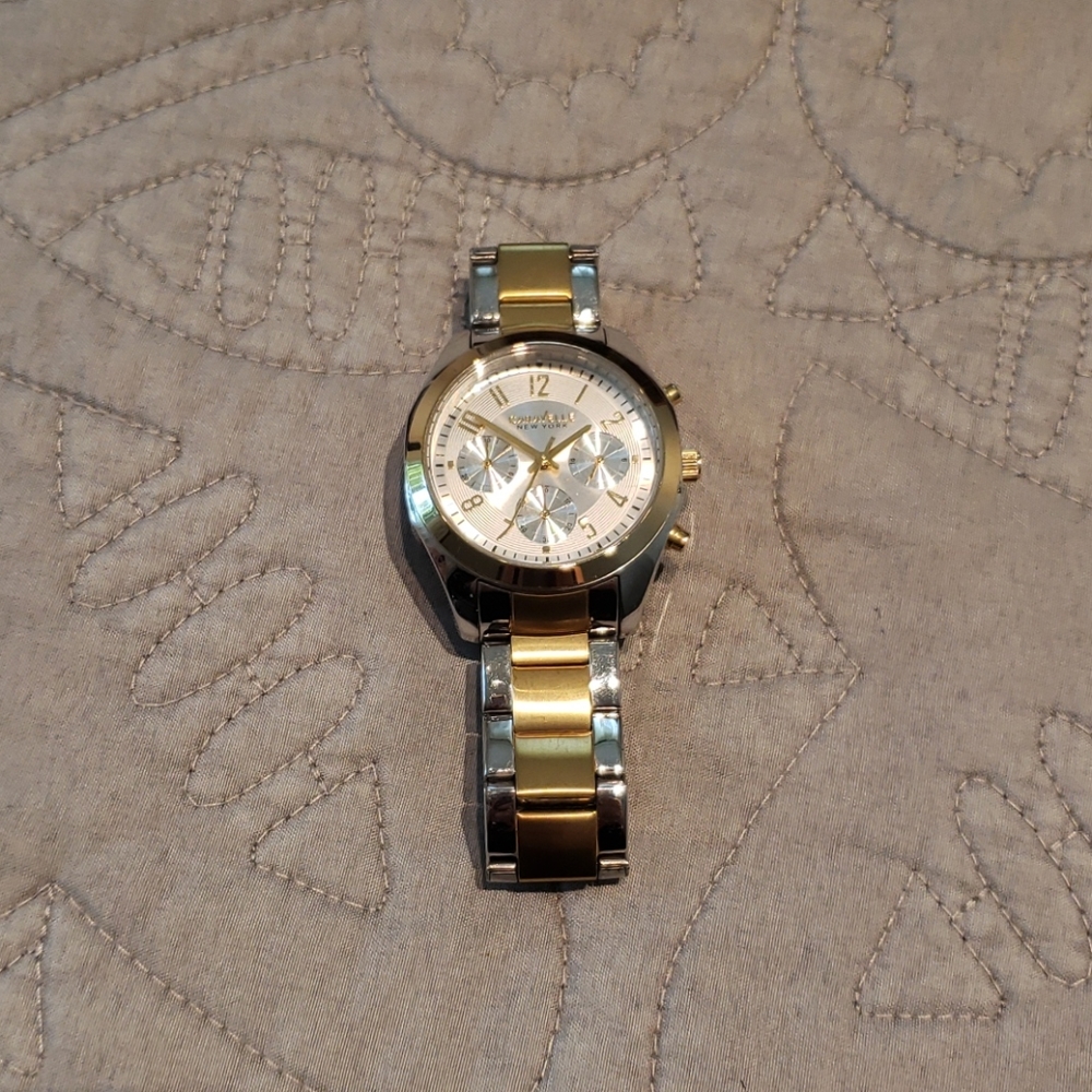 Caravelle NY Watch